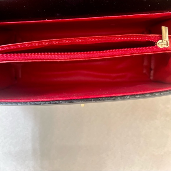 Quilted Cross Body/ Clutch Chain Bag - Black / Interior is Red & Chain is Gold - Picture 3 of 6